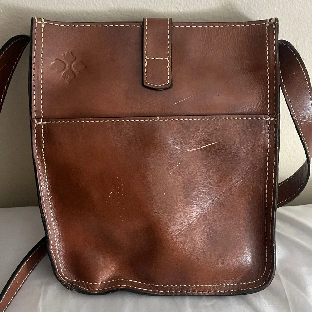 Patricia Nash NWOT Venezia Signature Map Print Crossbody - Picture 3 of 6